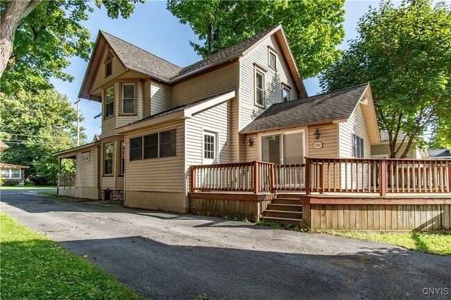 Photo - 622 Holcomb St