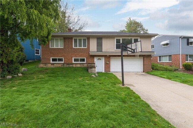 Building Photo - 23728 Glenhill Dr