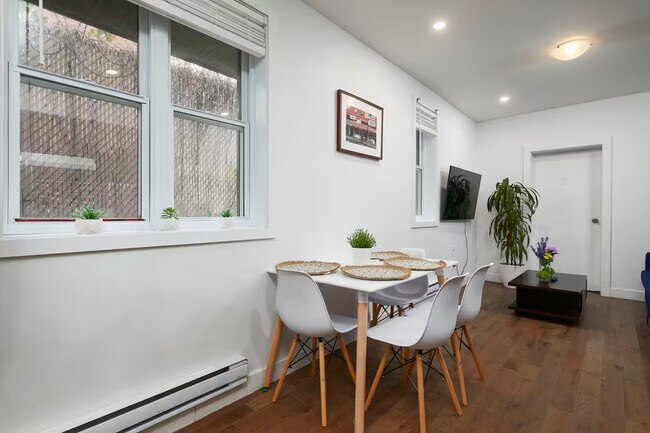 Photo - 3776 Rue De Bullion Unit 3776