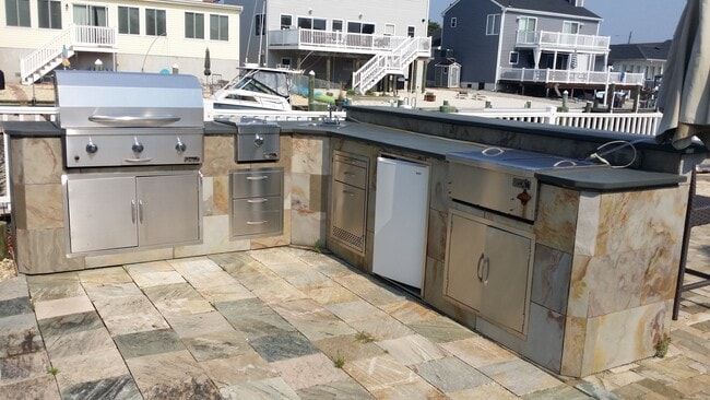 Outdoor Kitchen