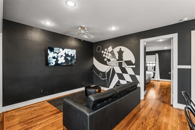 Photo - 3312 Greenbriar Dr