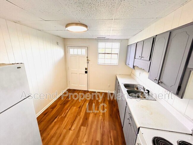 Photo - 586 Withrow Rd Unit 5