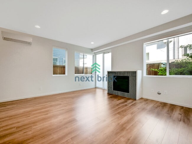 Photo - 3 Bed and 2 Bath Luxury Townhome is Available for Rent!