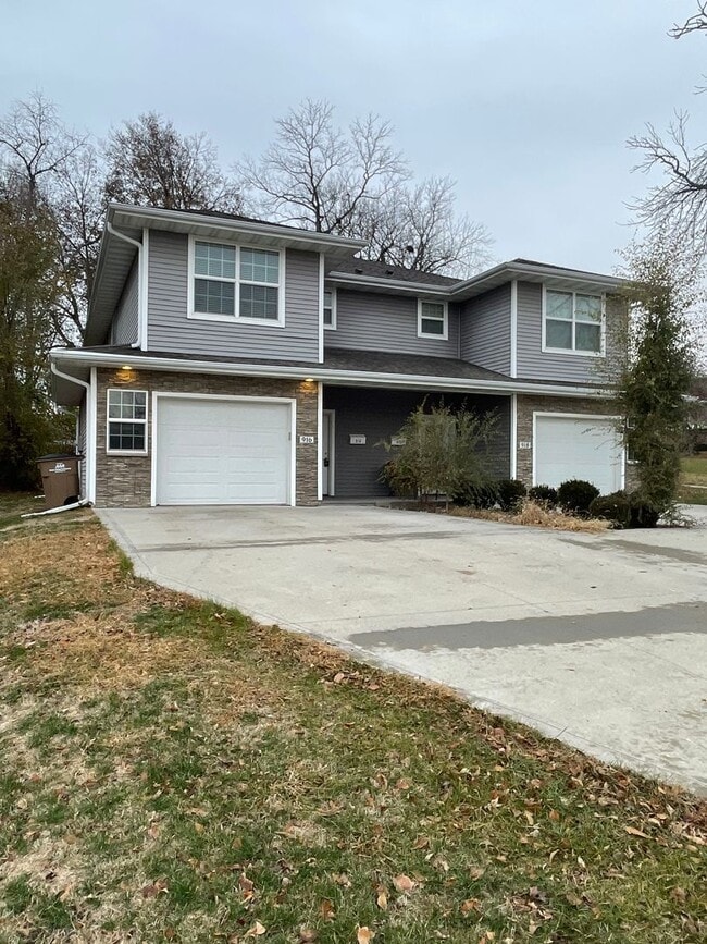 Building Photo - 916-918 9th Street Unit 916 9th St