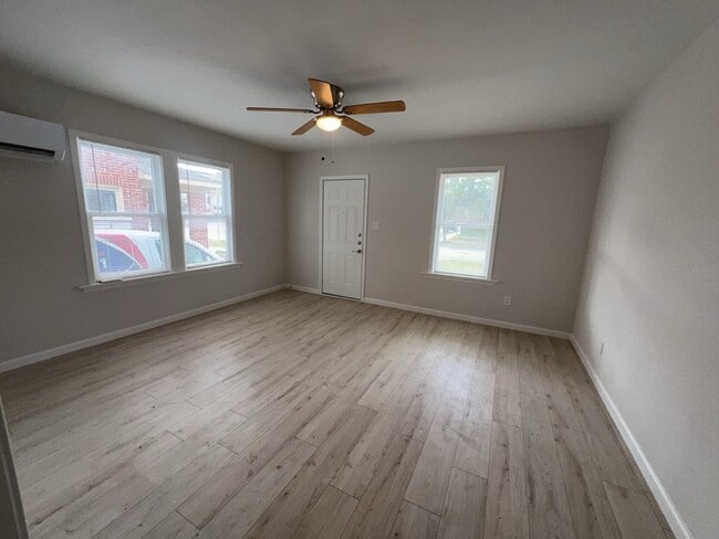 Photo - 1006 Studewood St