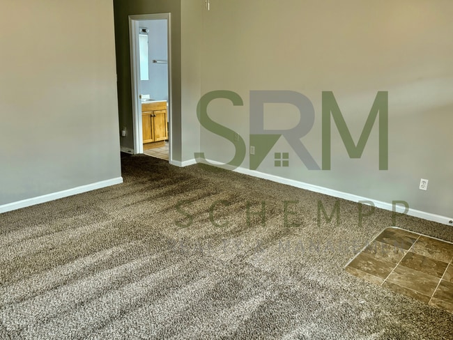 Photo - Large 3 bedroom/1.5 bath house in Downtown Louisville-Section 8 Accepted