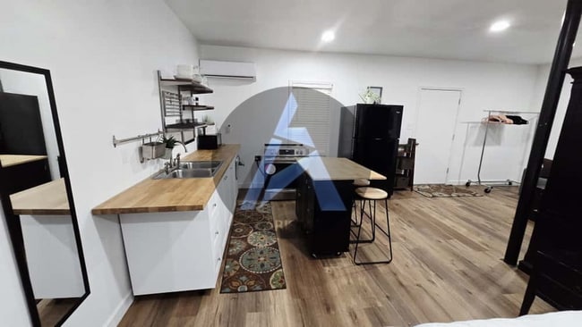 Photo - 4433 Coopers Creek Dr SE