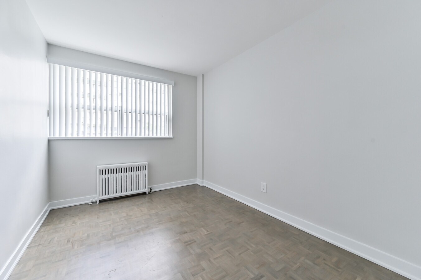 Photo - La Salle Towers Unit 00601