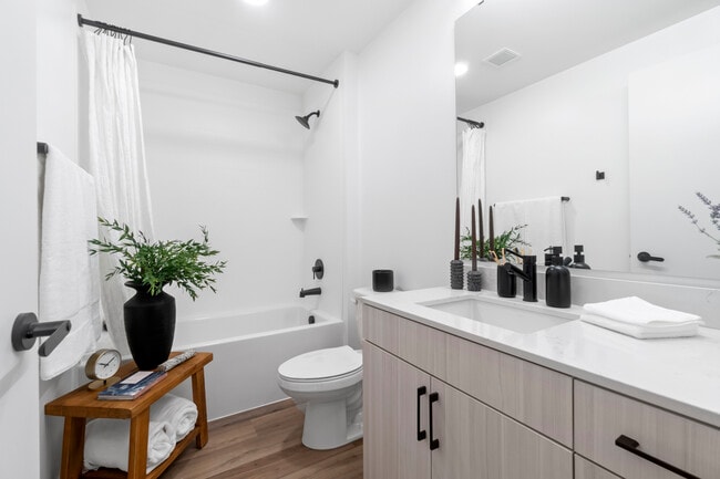 3725 Stinson