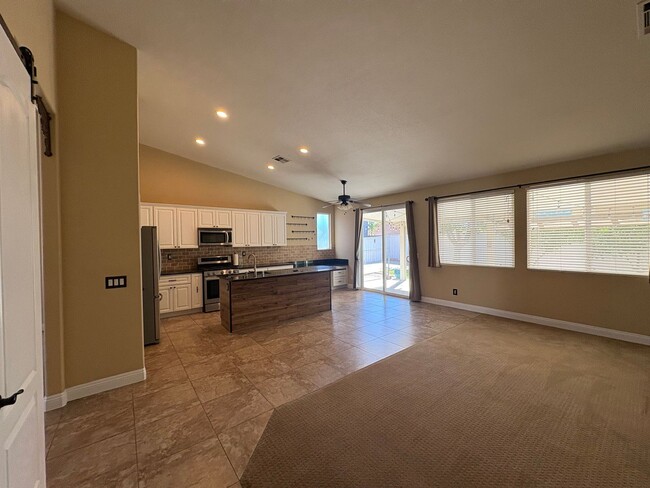 Photo - 41196 Coolidge Cir