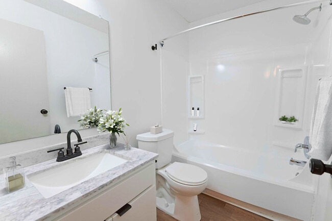 Photo - Enclave at North Point Apartments