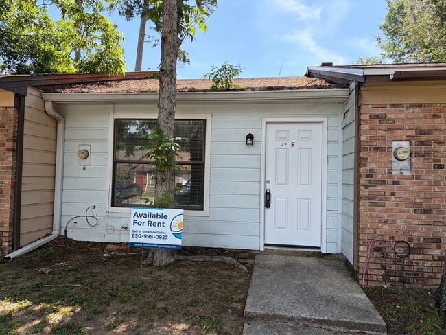 Photo - 214 White Dr
