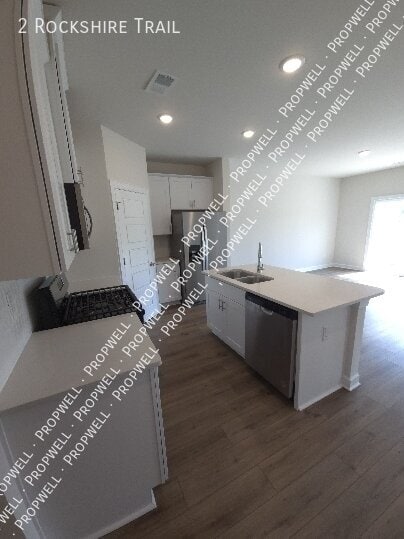 2 Rockshire Trl