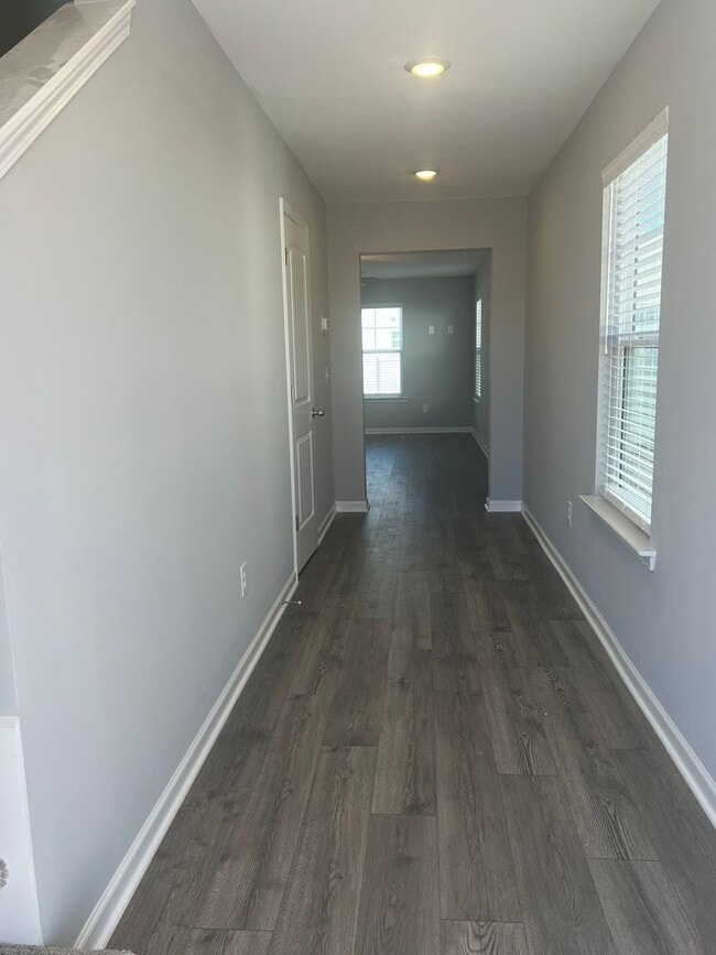 Photo - 153 Stonehenge Cir