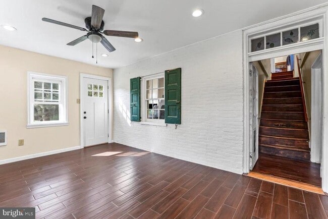 Photo - 990 Chesterville Rd