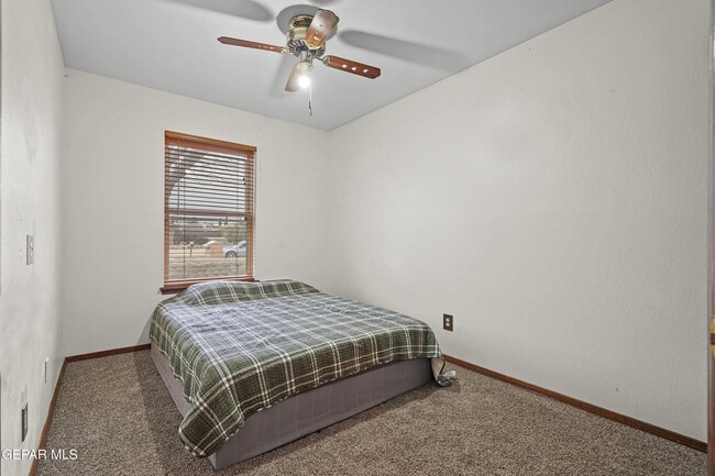 Photo - 5660 Longview Dr