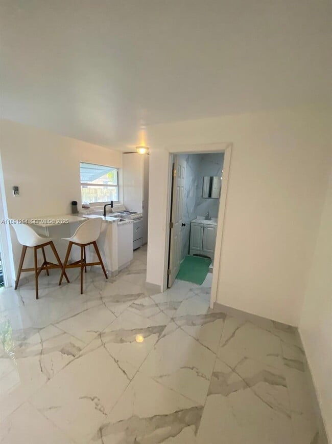 Photo - 2631 Fillmore St Unidad 2