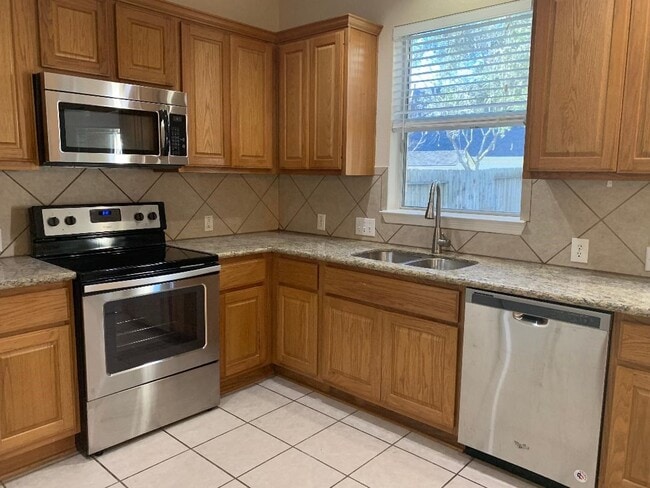 Photo - 21338 Twisted Willow Ln