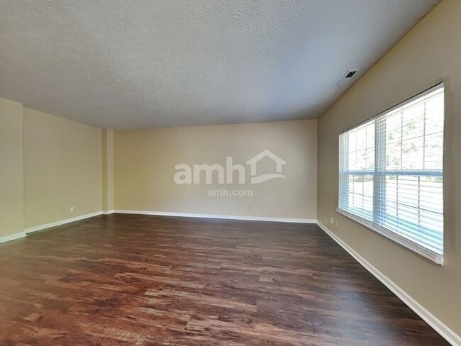 Photo - 8060 Chesterhill Way