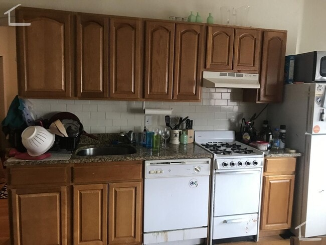 No Brokers Fee, No Security Deposit, Central Kenmore Sq. Location, Heat, Hot Water Included - No Brokers Fee, No Security Deposit, Central Kenmore Sq. Location, Heat, Hot Water Included