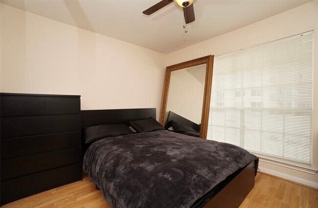 Photo - 3231 Allen Pkwy Unidad 2308