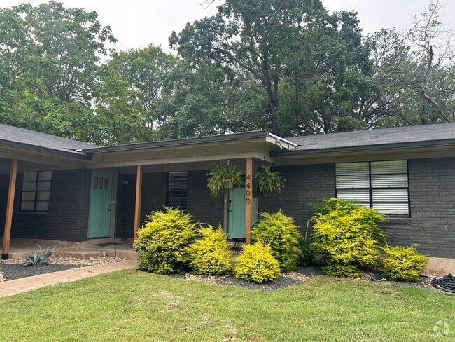 Building Photo - 4400 Shallowbrook Trl Rental