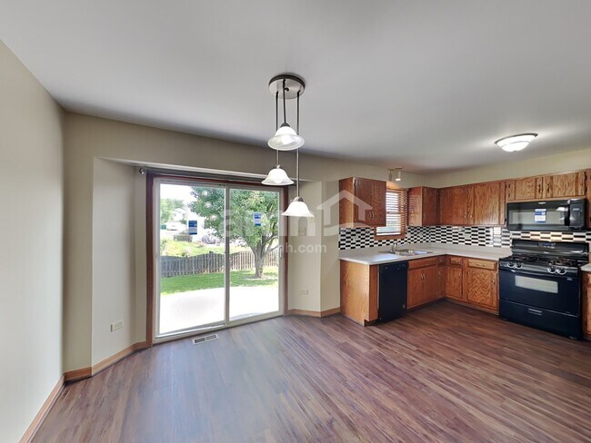 6917 Monmouth Dr