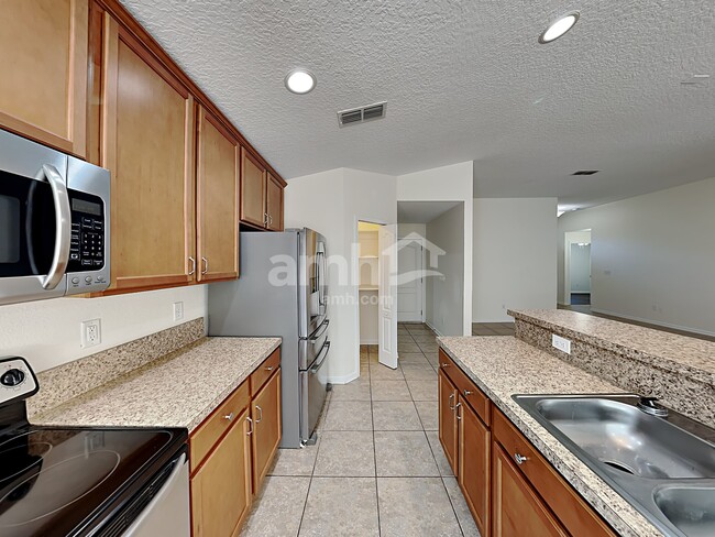 Photo - 224 E New England Dr