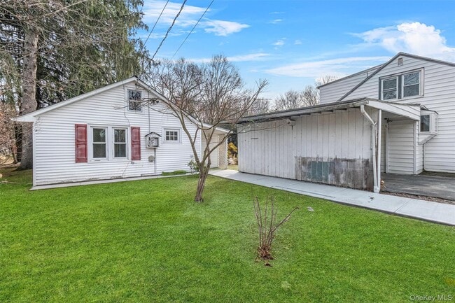 Photo - 3538 James St Unidad B - Cottage