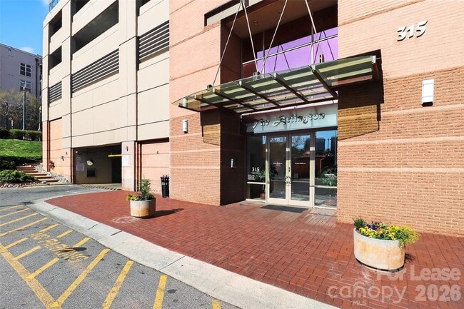 Photo - 315 Arlington Ave Unidad 705