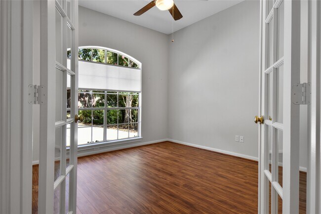 Photo - 152 W Amberglow Cir