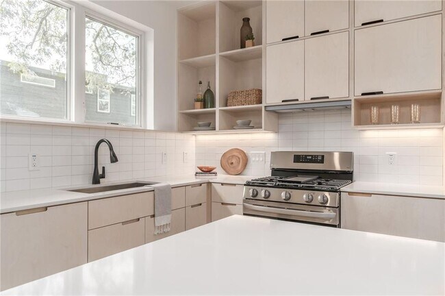 Photo - 921 Tillery St Unit B