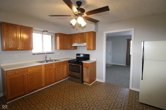 Photo - 304 S Mill St