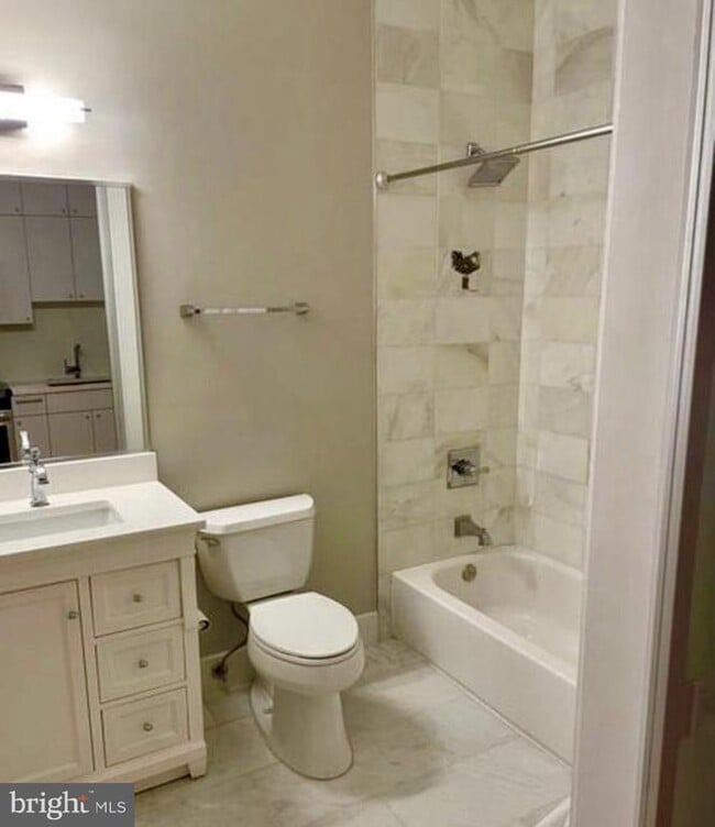 Photo - 1211 G St SE Unidad 6