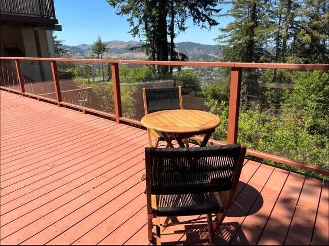 View of Side deck from another angle - 108 Oakmont Ave