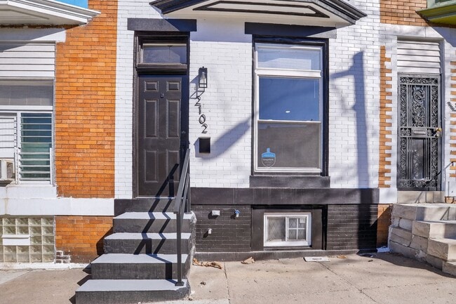 Photo - 2102 W Saratoga St