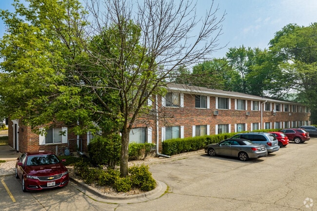 Photo - Colonial Apartments