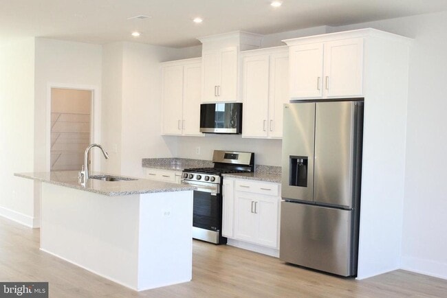 Building Photo - 139 Heyford Dr