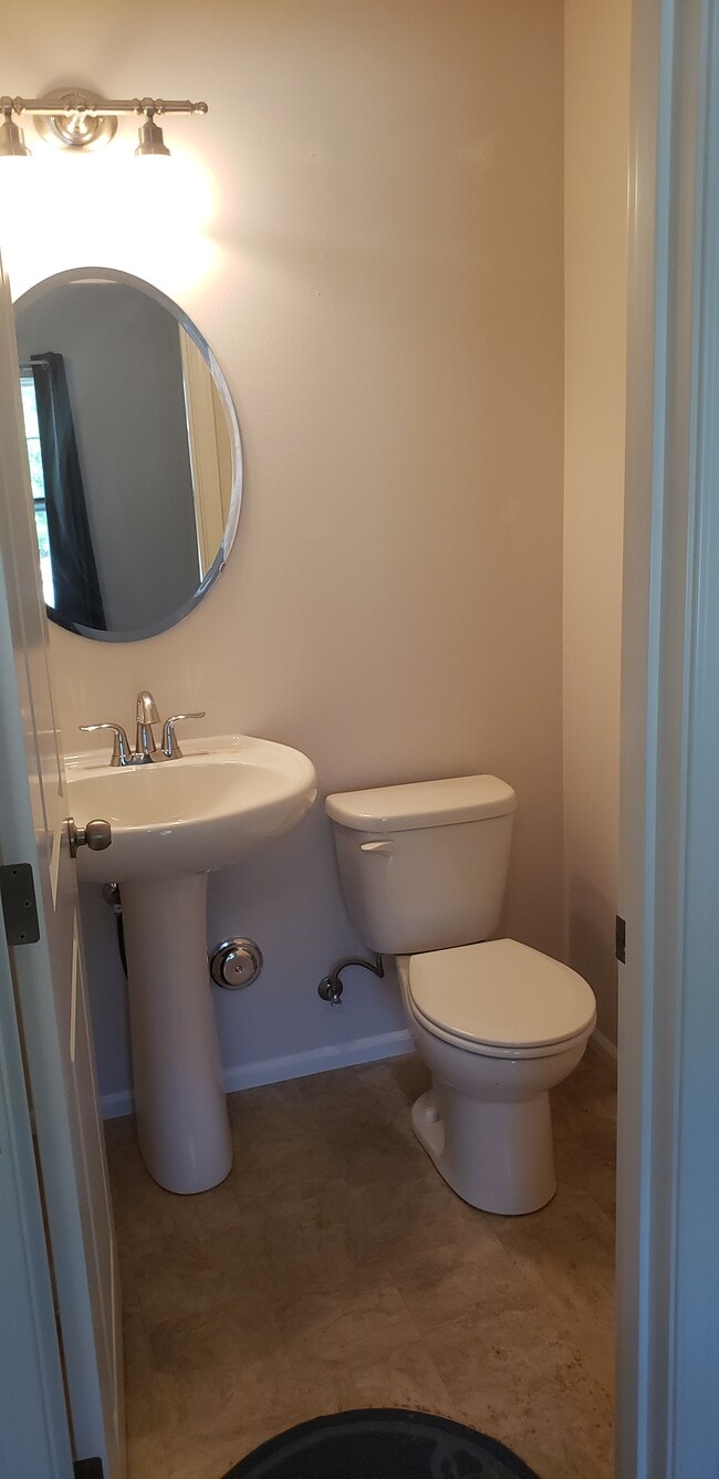 Den Bathroom - 3425 30th Dr