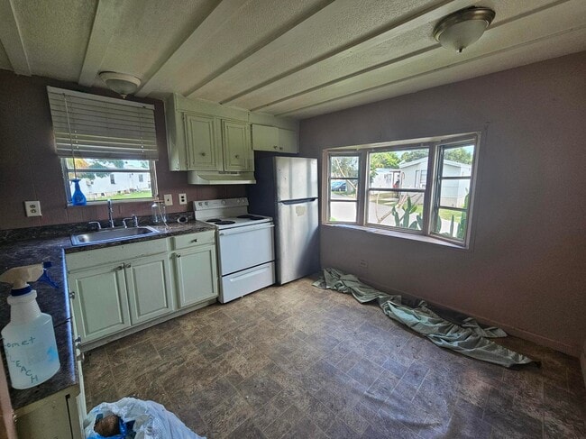 Photo - 920 Boardwalk Ln