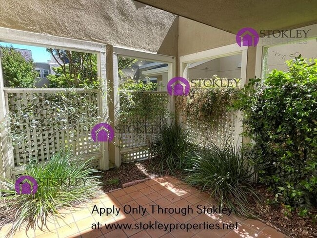 Photo - 249 Kingston Way