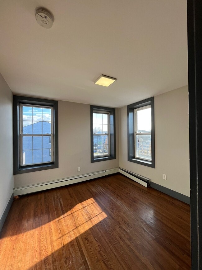 Photo - 50 Atlantic St Unit 4