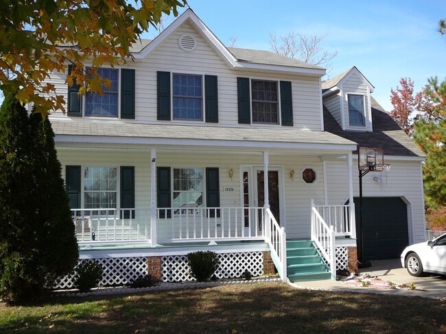 Photo - 19224 Maurer Ln