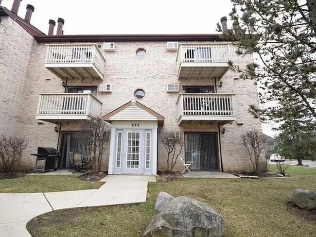 Building Photo - 448 E Osage Ln Unit #3A