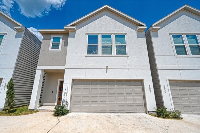 Building Photo - 882 Fortune St