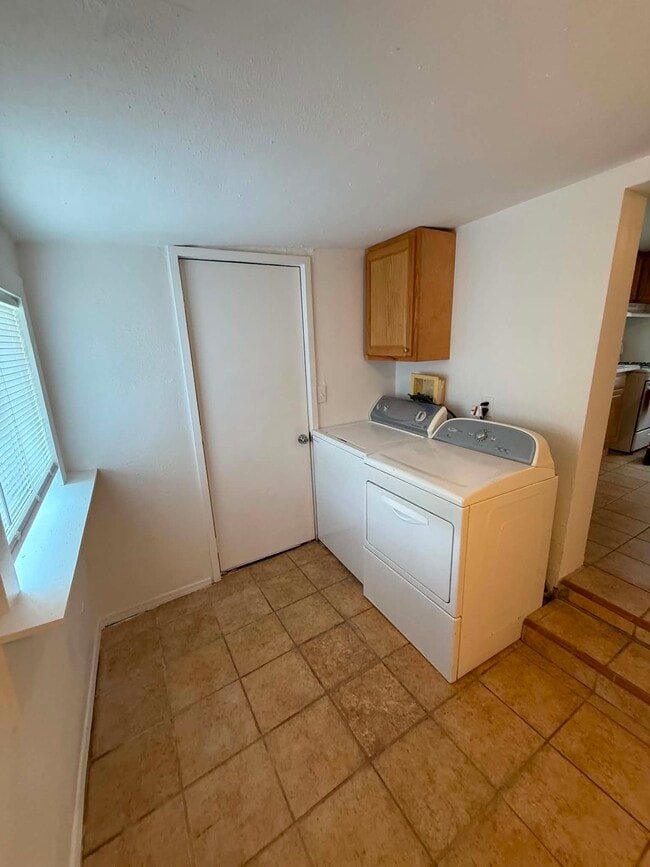 Photo - 415 9th Ave