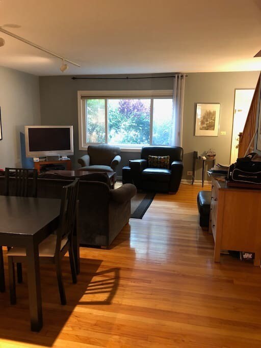 3139 Central St Townhome Townhome Rental in Evanston IL