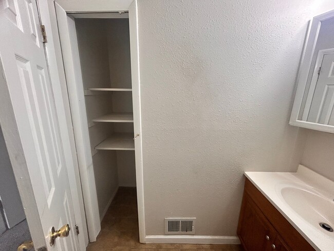 Building Photo - 4701 Flat Shoals Rd