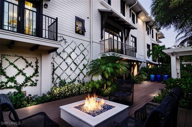 Photo - 930 9th St S