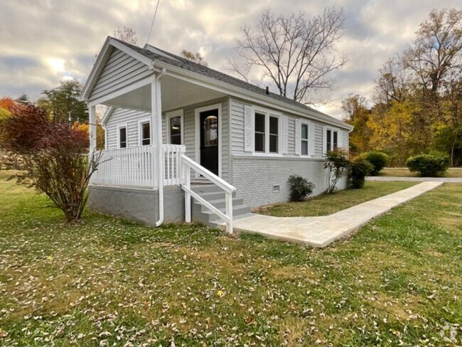 Building Photo - 2 bedroom/1 bath home in East Morristown.